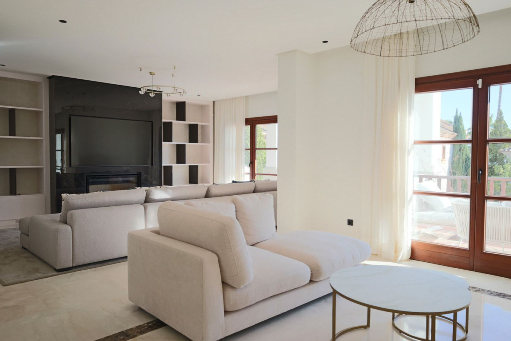 Detached Villa — The Golden Mile
