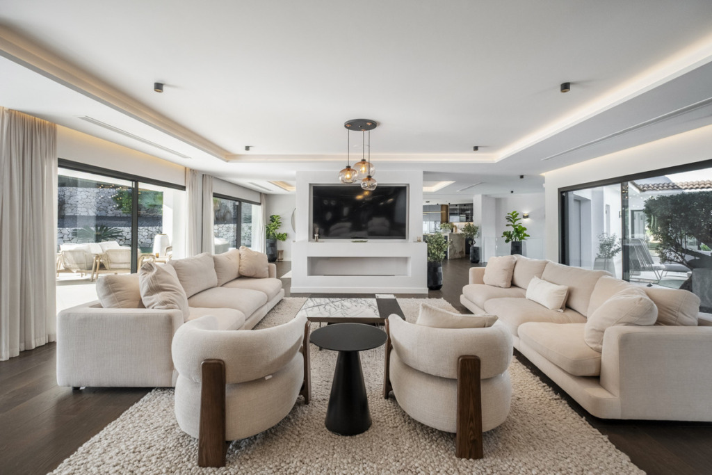 Villa – Chalet — Nueva Andalucía