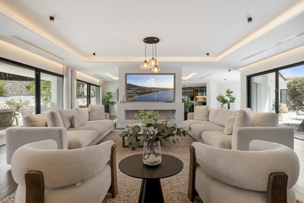 Detached Villa — Nueva Andalucía