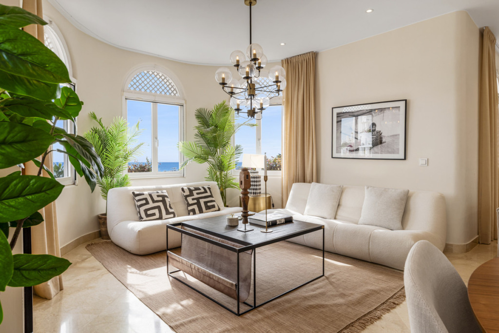 Penthouse Duplex — The Golden Mile