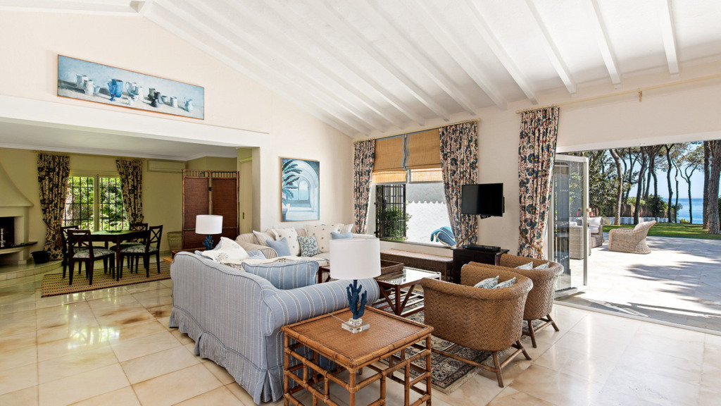 Detached Villa — The Golden Mile