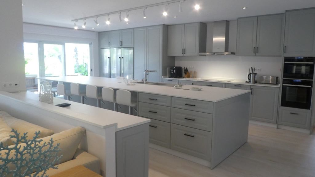 Villa – Chalet — Estepona