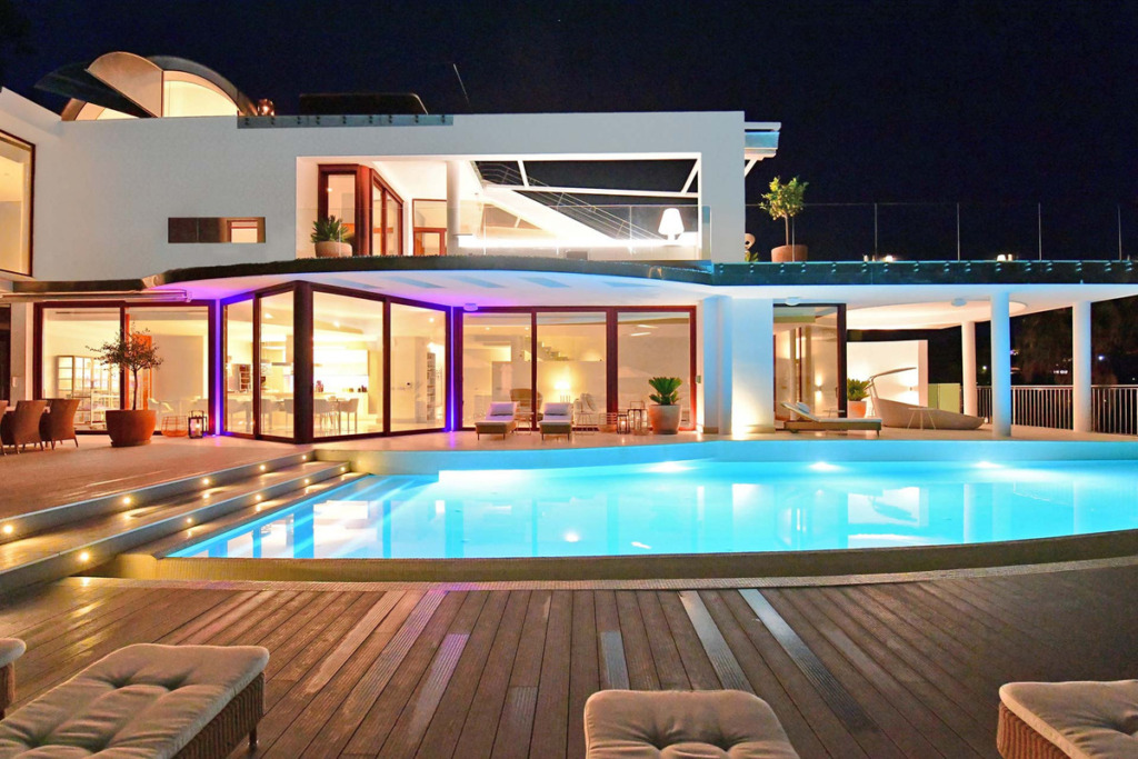 Villa – Chalet — Nueva Andalucía