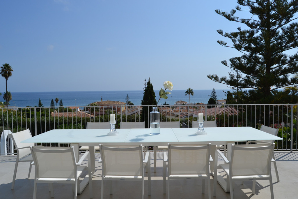 Villa – Chalet — El Chaparral