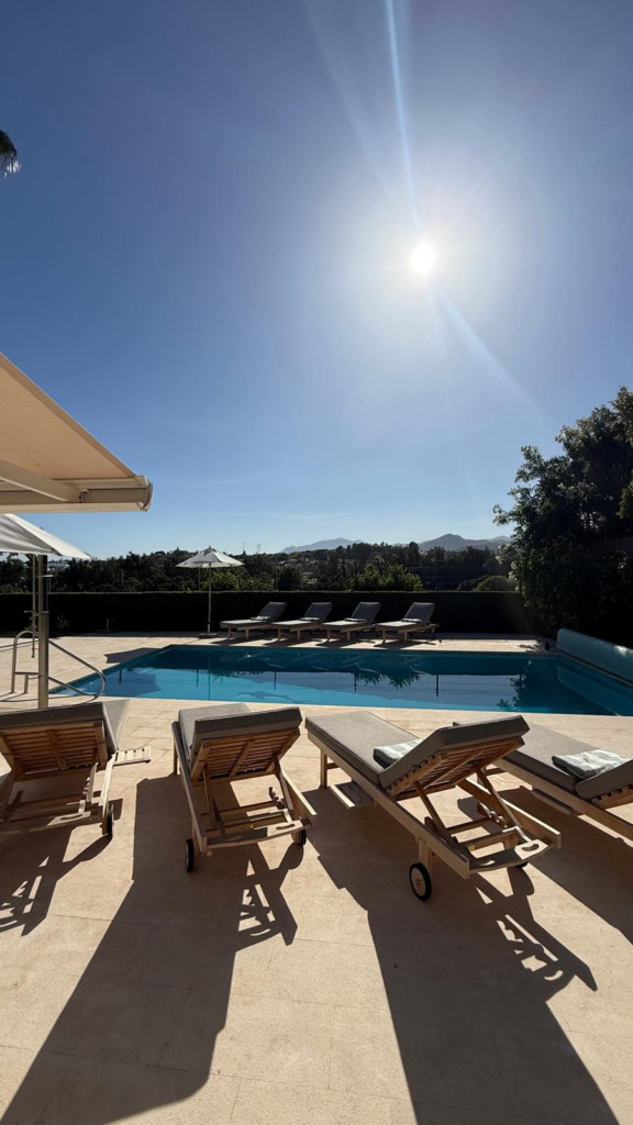 Detached Villa — Nueva Andalucía