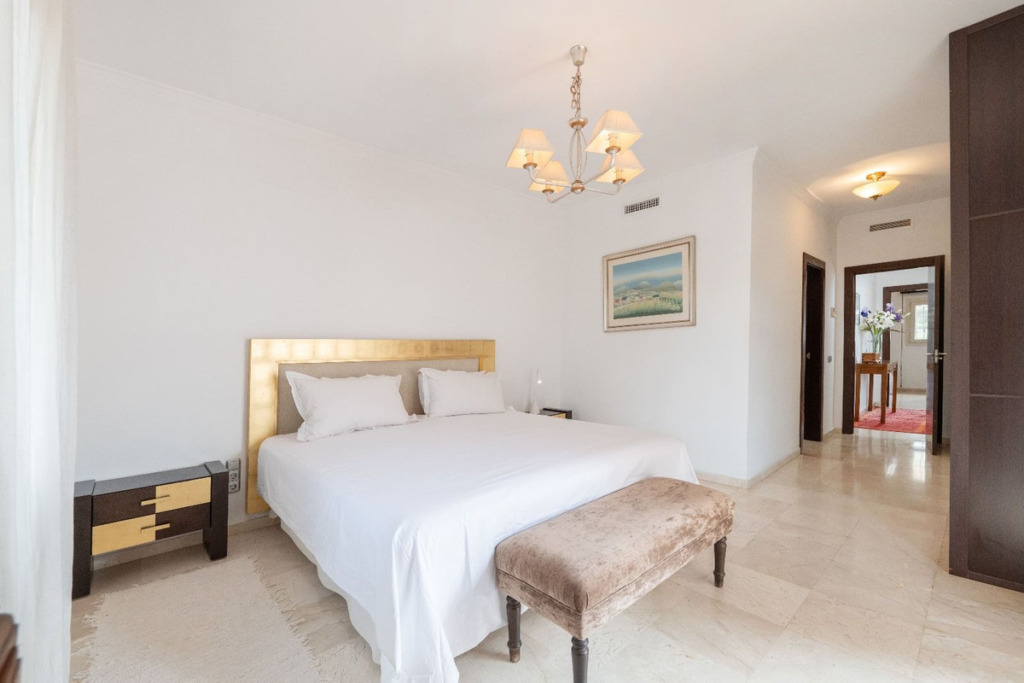 Detached Villa — The Golden Mile