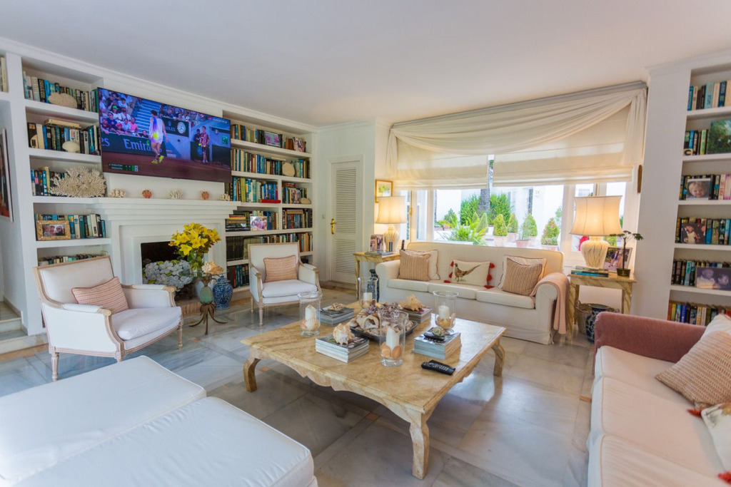 Villa – Chalet — The Golden Mile