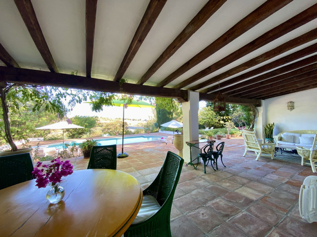 Villa – Chalet — Benahavís