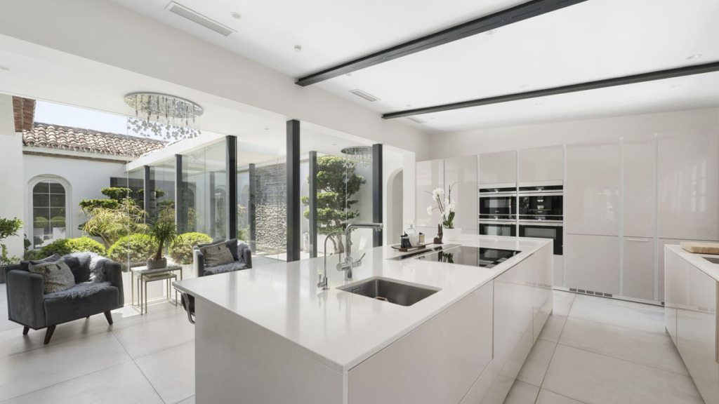 Detached Villa — Cortijo Blanco