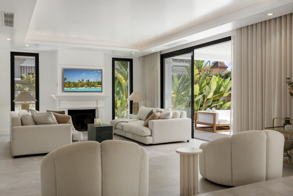 Villa – Chalet — Nueva Andalucía