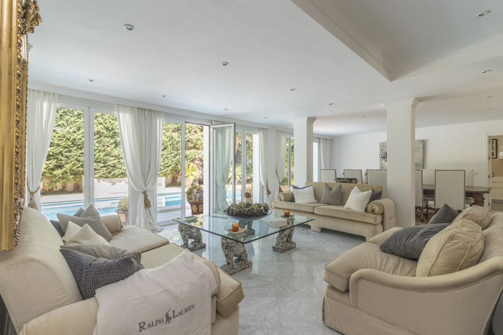 Detached Villa — Los Monteros