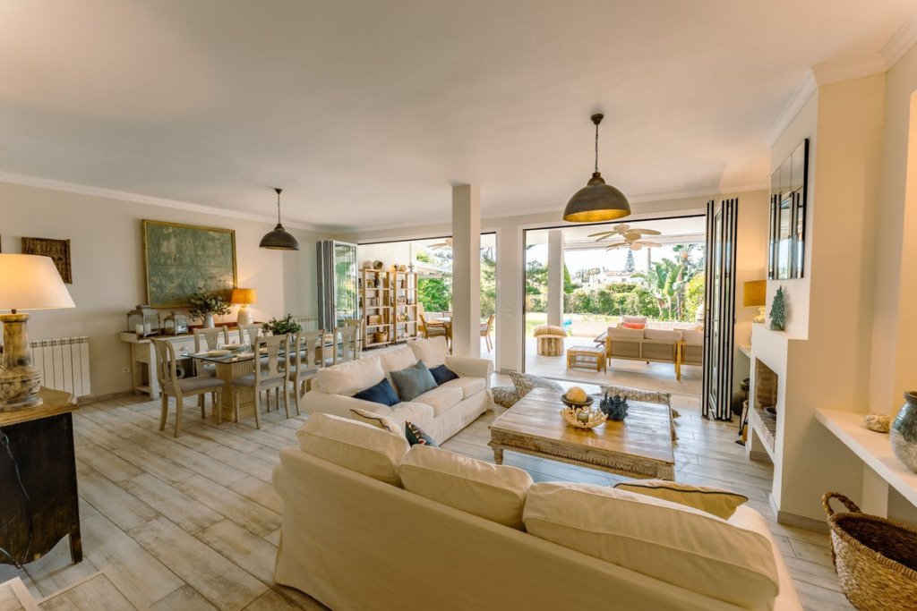 Villa – Chalet — Guadalmina Baja