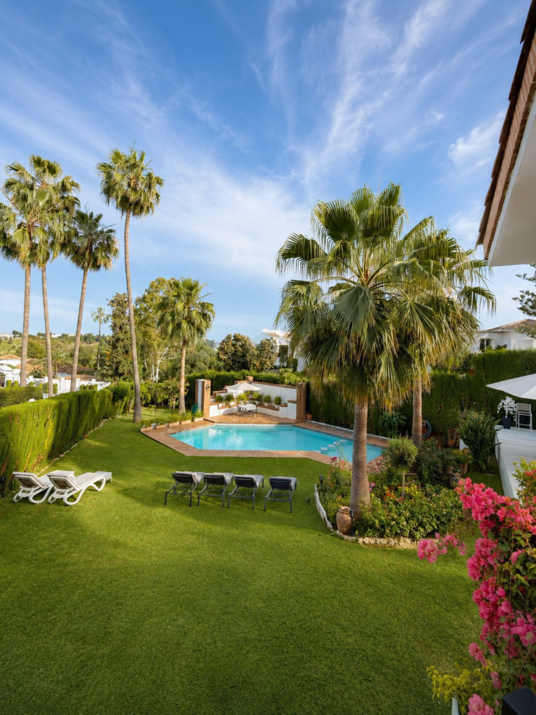 Detached Villa — El Paraiso