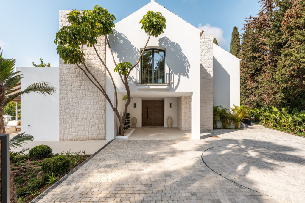 Detached Villa — Las Brisas