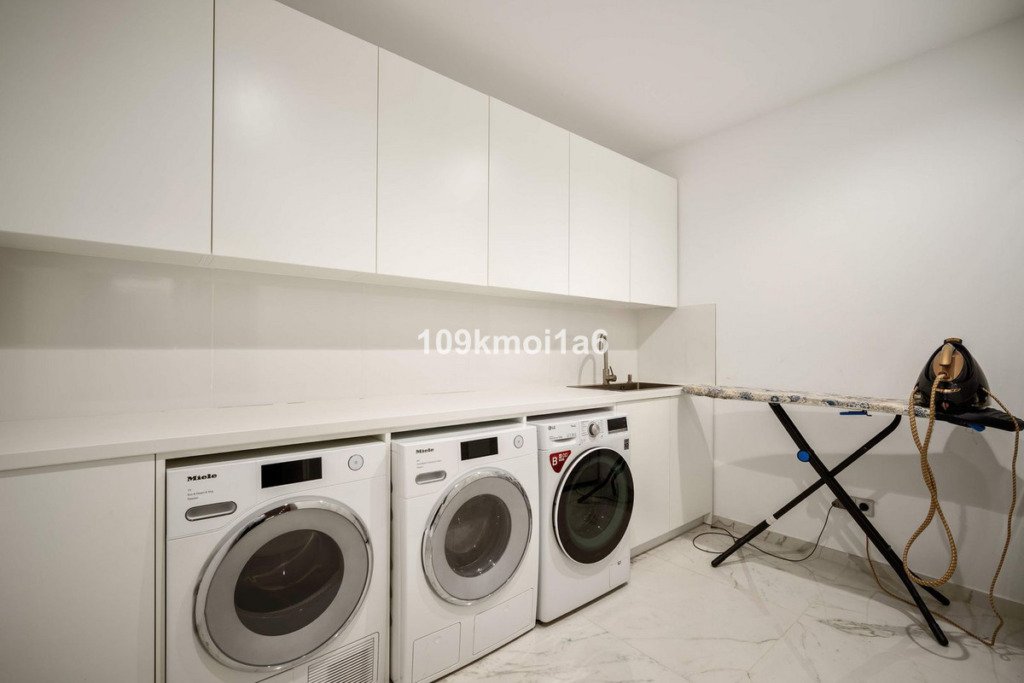 Detached Villa — Sierra Blanca