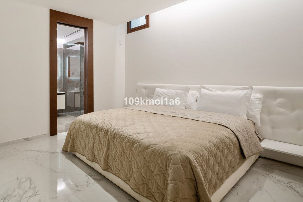 Detached Villa — Sierra Blanca