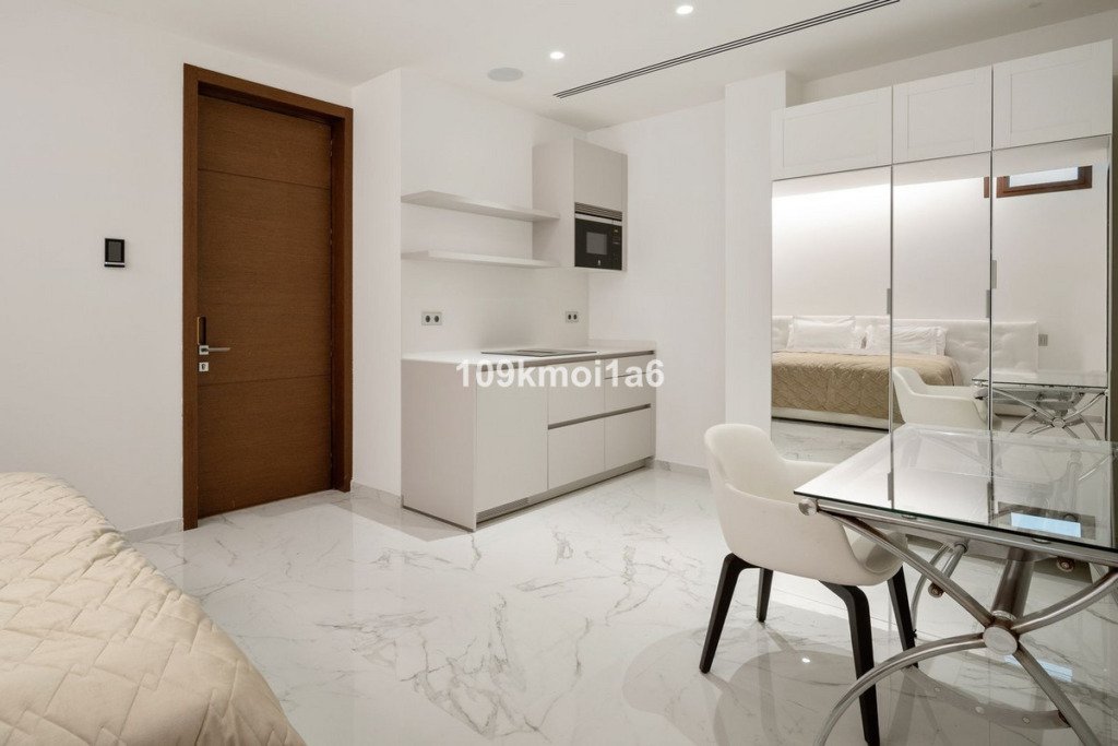 Detached Villa — Sierra Blanca