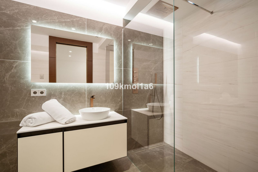 Detached Villa — Sierra Blanca