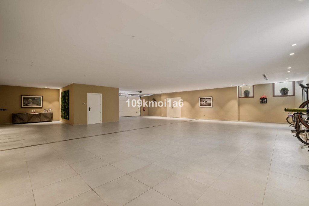 Detached Villa — Sierra Blanca