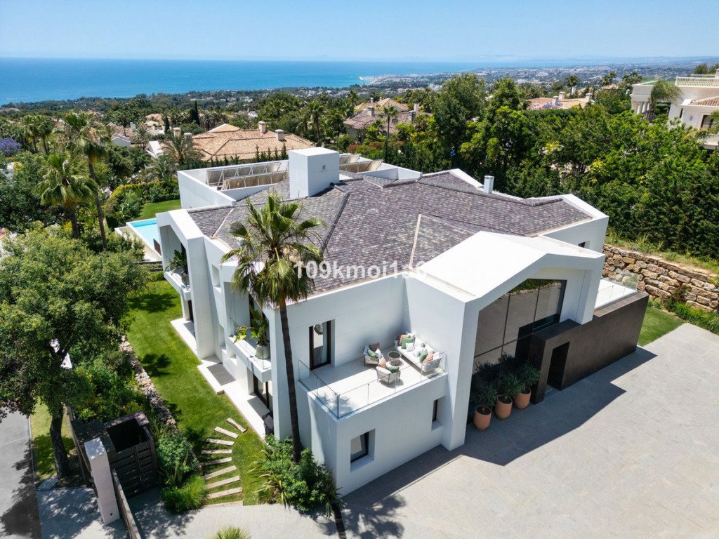 Detached Villa — Sierra Blanca