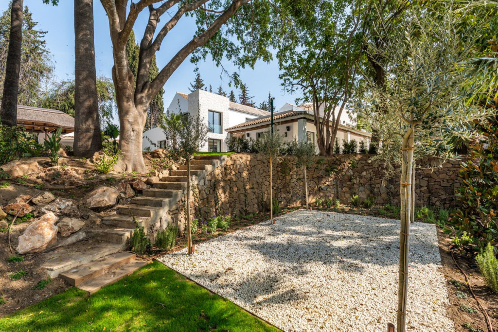 Detached Villa — Las Brisas