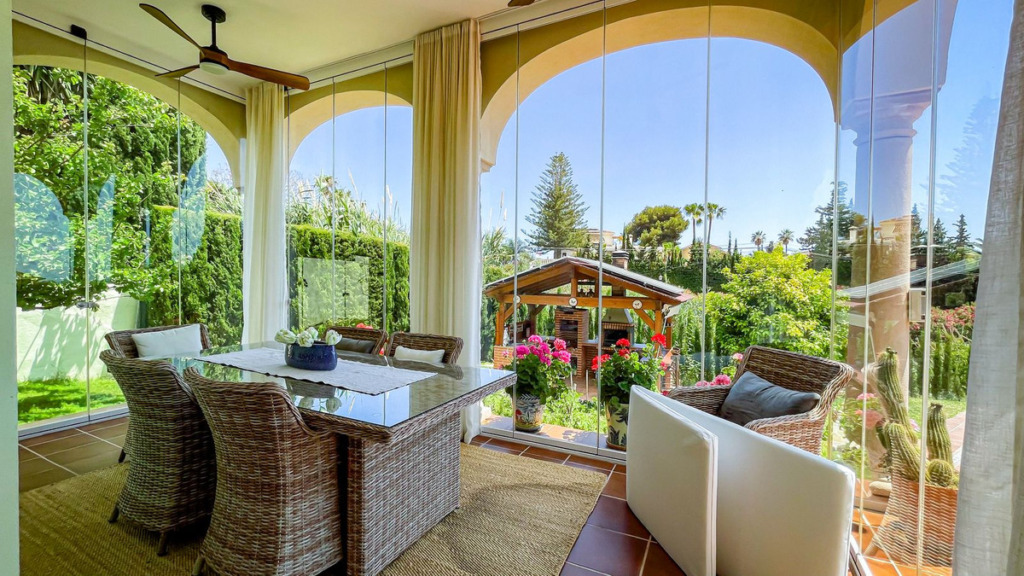 Villa – Chalet — El Rosario
