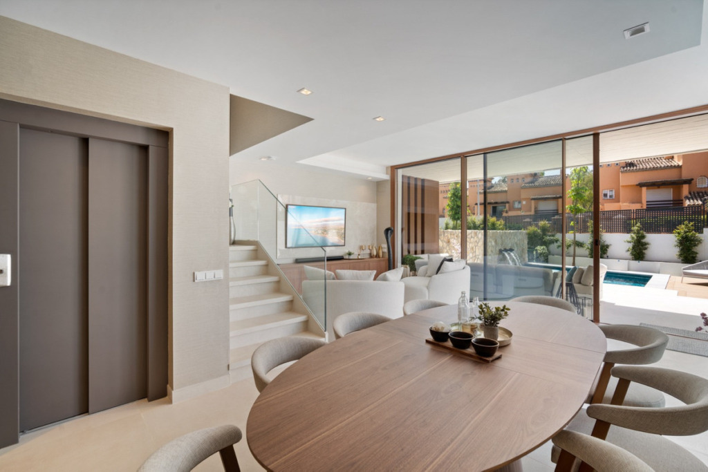 Detached Villa — The Golden Mile