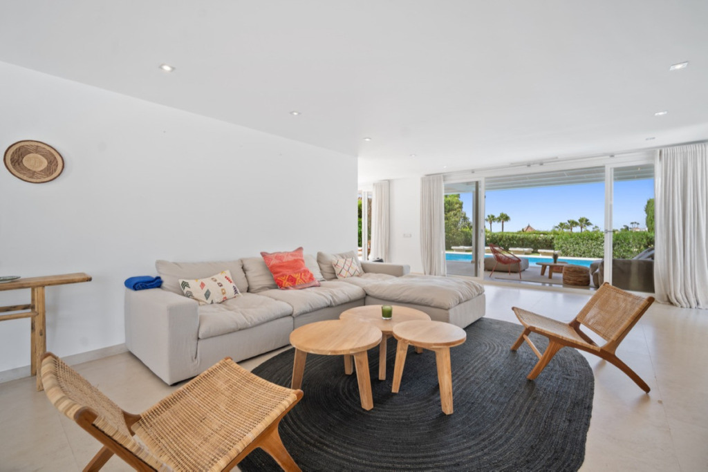 Villa – Chalet — El Paraiso
