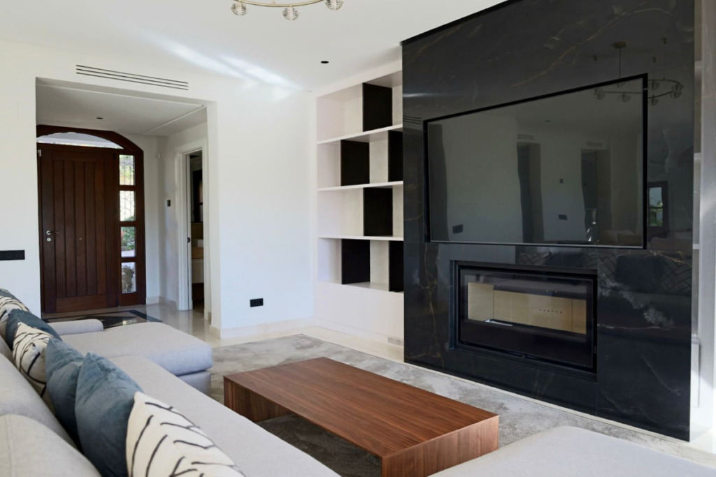 Villa – Chalet — The Golden Mile