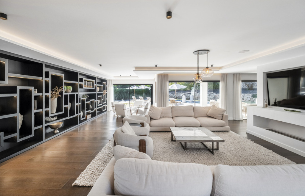 Villa – Chalet — Nueva Andalucía