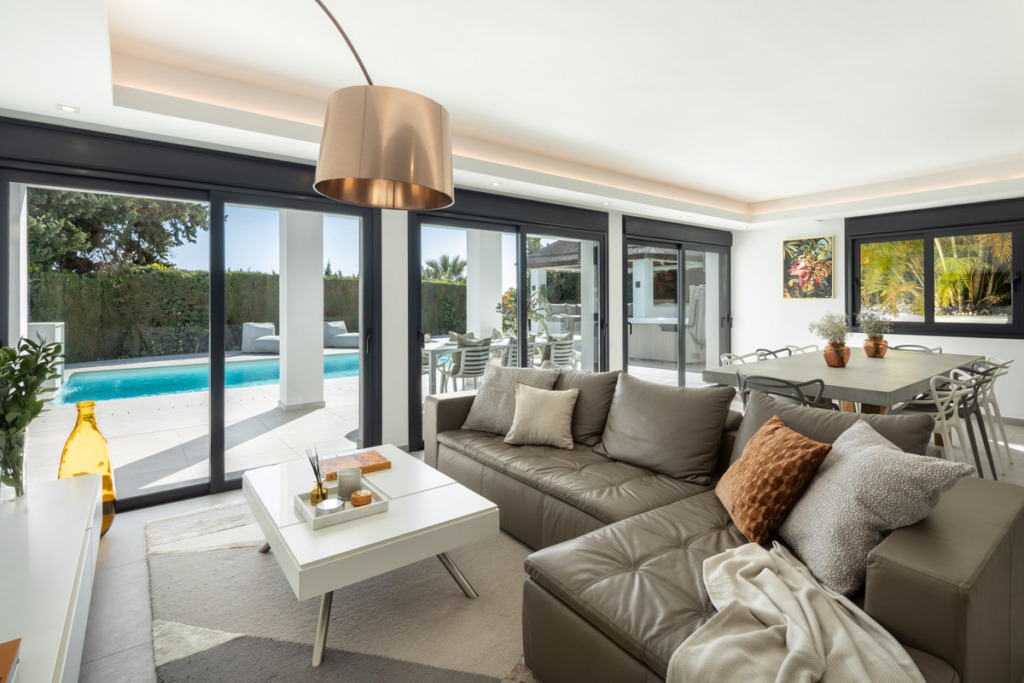 Villa – Chalet — Nueva Andalucía