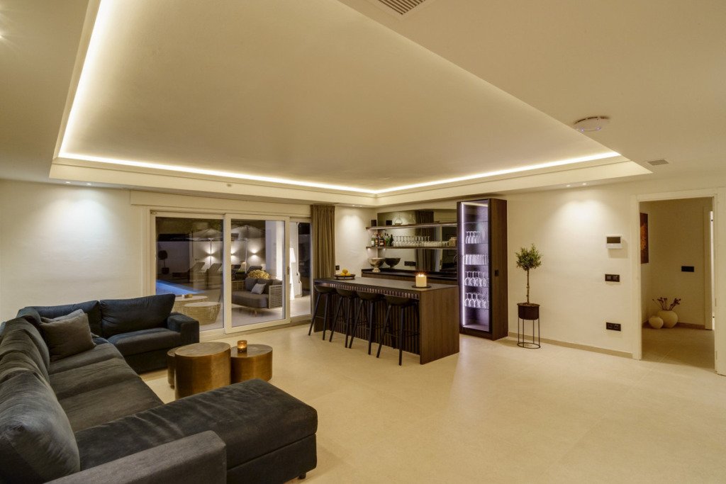 Detached Villa — Nueva Andalucía