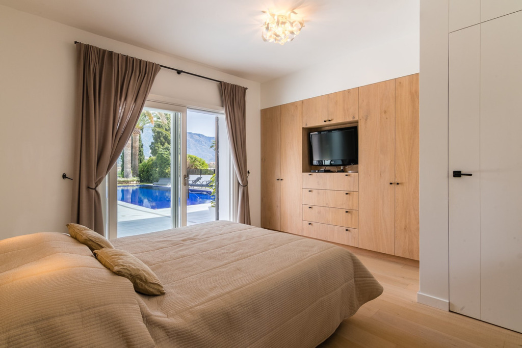 Detached Villa — Las Brisas