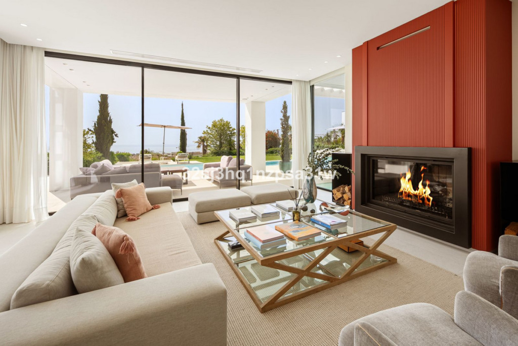 Detached Villa — Estepona