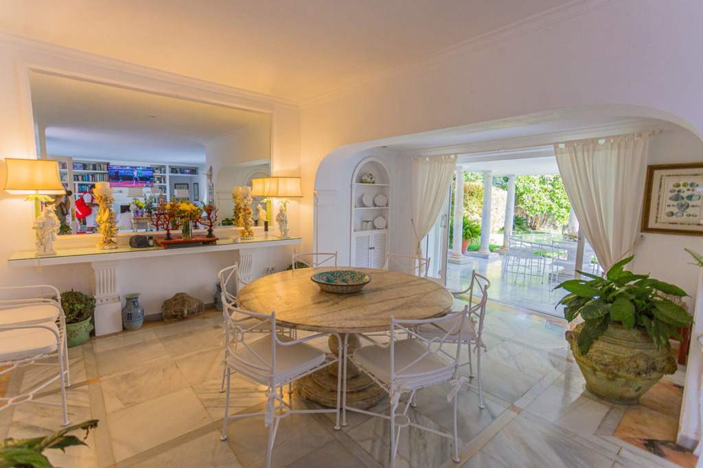 Detached Villa — The Golden Mile