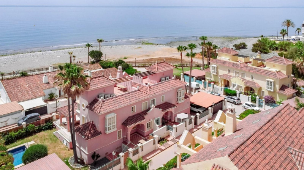 Detached Villa — Marbella