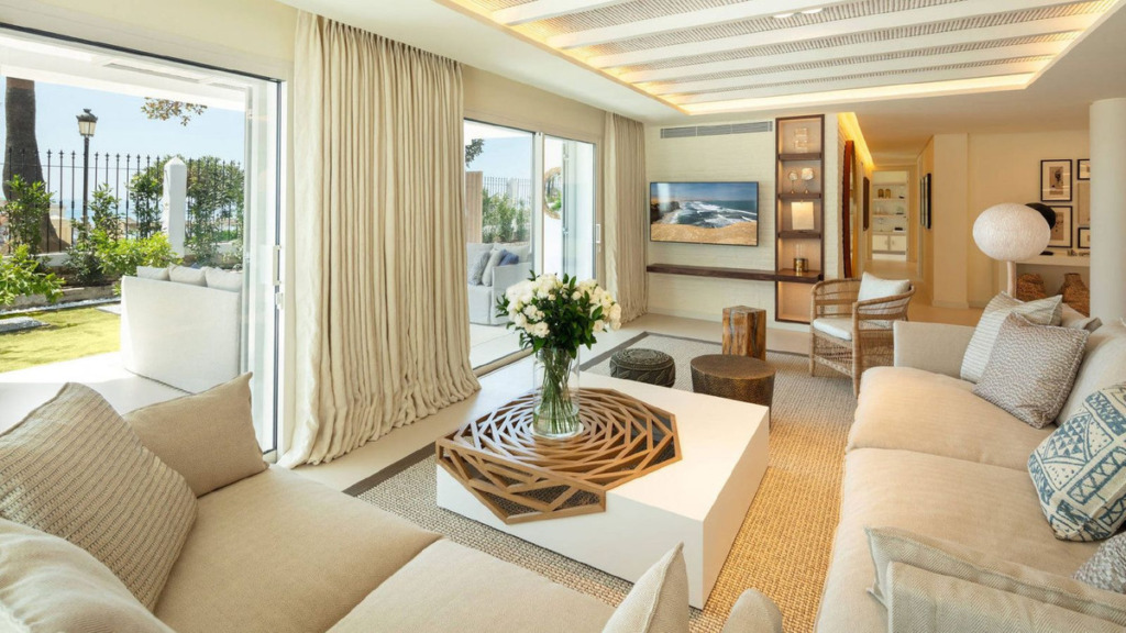 Detached Villa — The Golden Mile