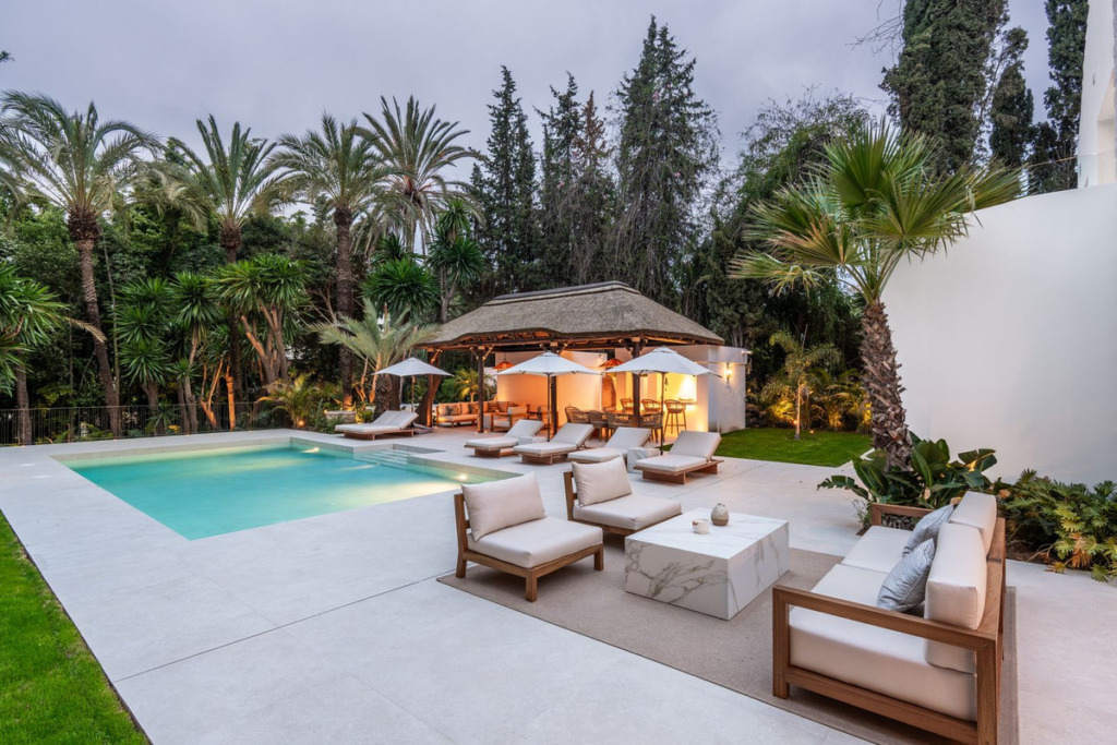 Detached Villa — Las Brisas