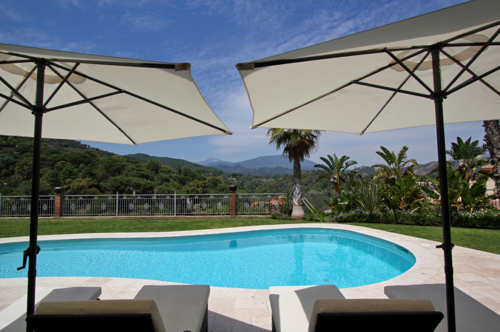 Detached Villa — El Madroñal