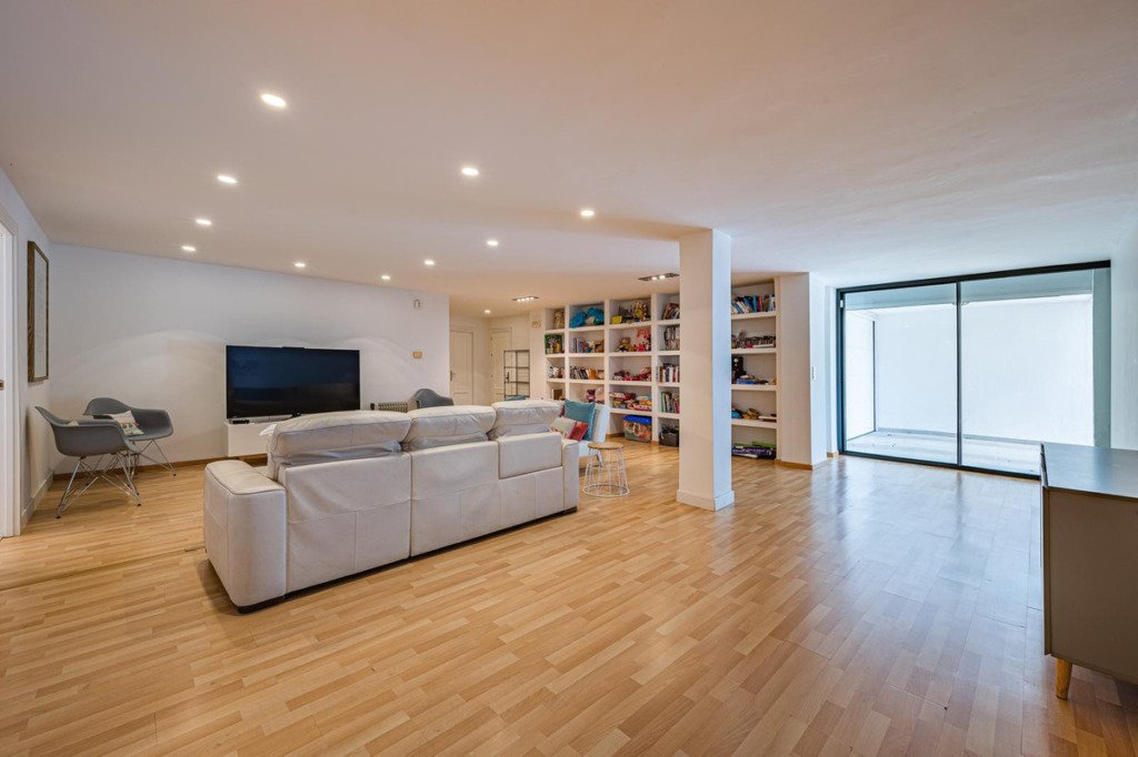 Villa – Chalet — Nueva Andalucía