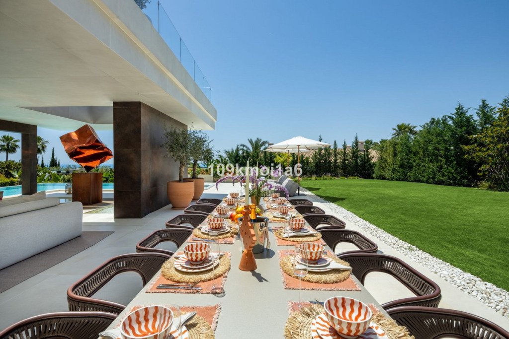 Detached Villa — Sierra Blanca