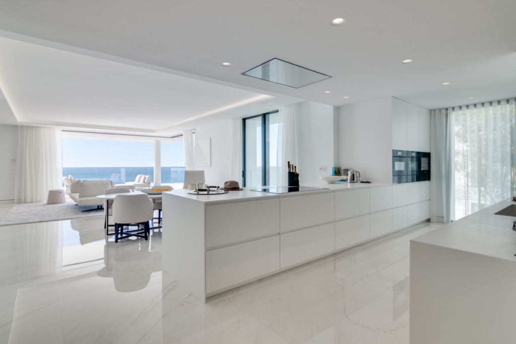 Middle Floor Apartment — Estepona