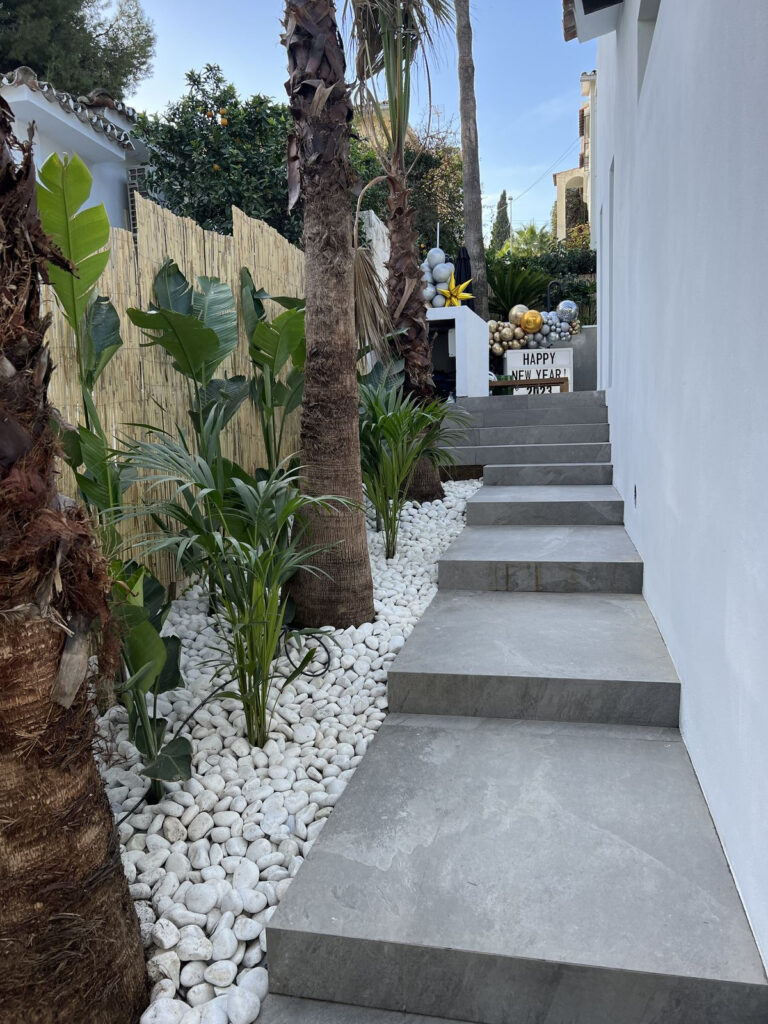 Detached Villa — Nueva Andalucía