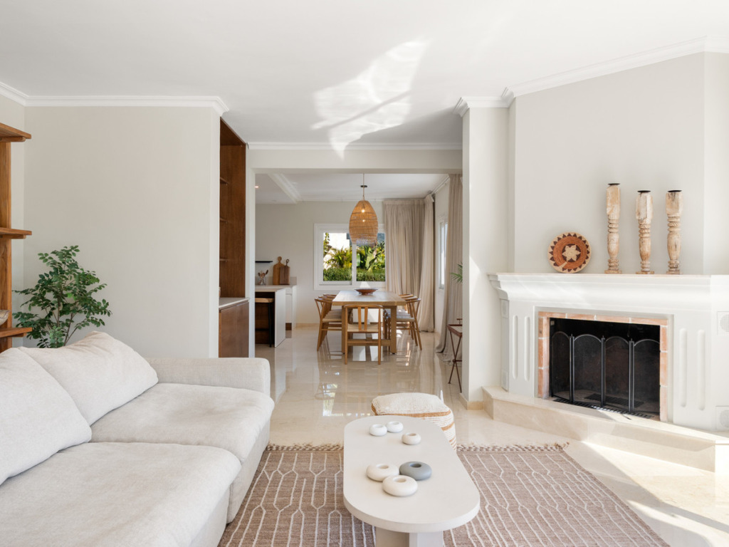 Detached Villa — Nueva Andalucía