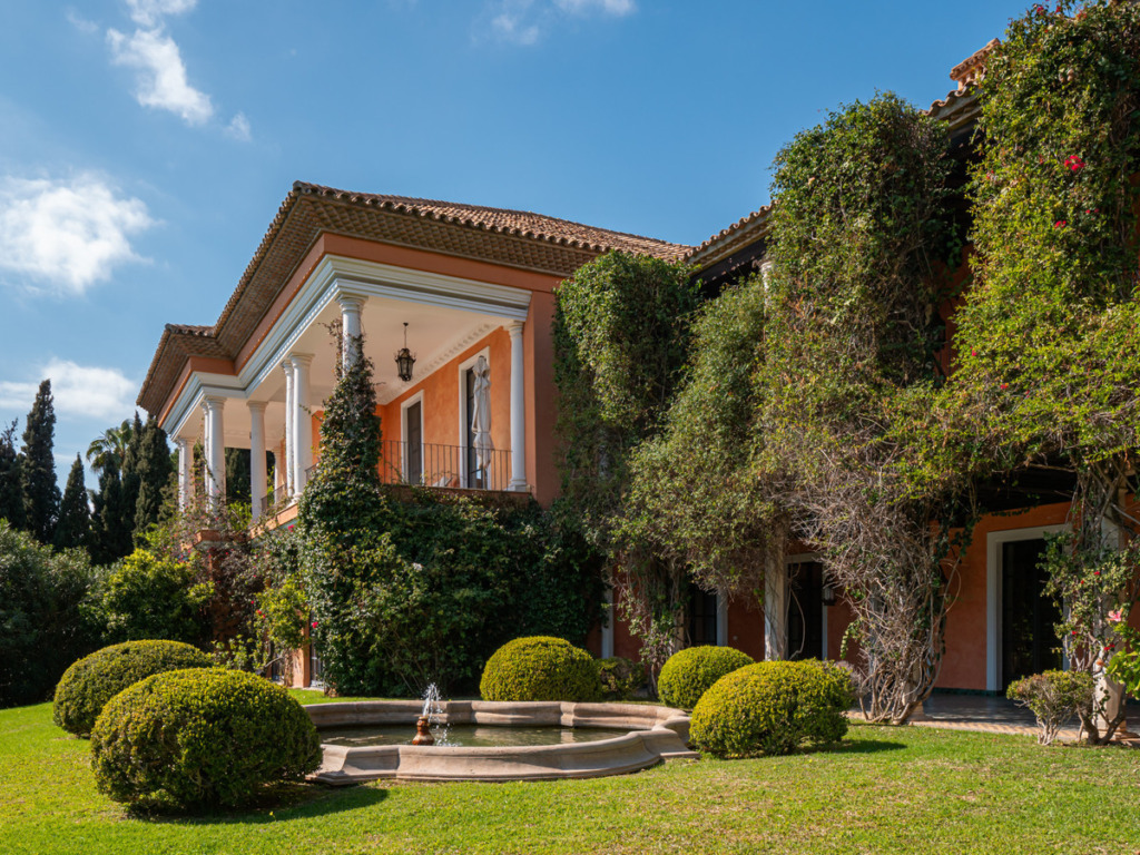 Villa – Chalet — The Golden Mile