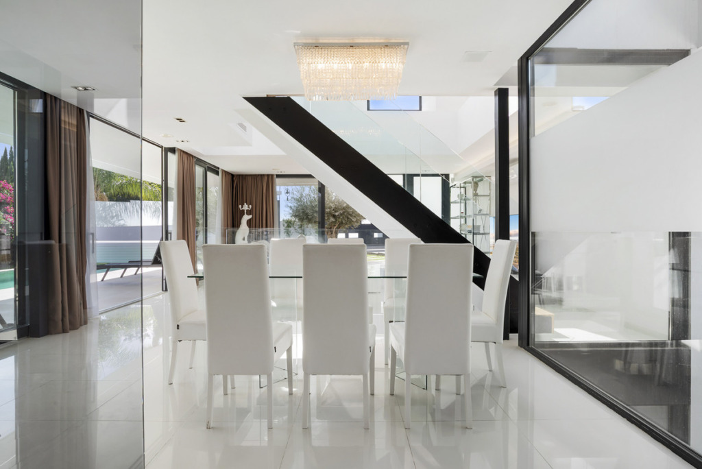 Detached Villa — Nueva Andalucía