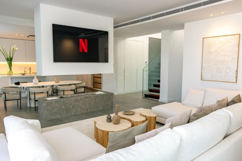 Villa – Chalet — Cancelada