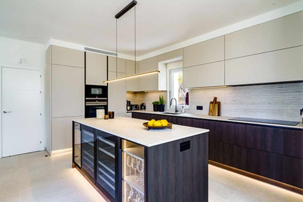 Villa – Chalet — Nueva Andalucía