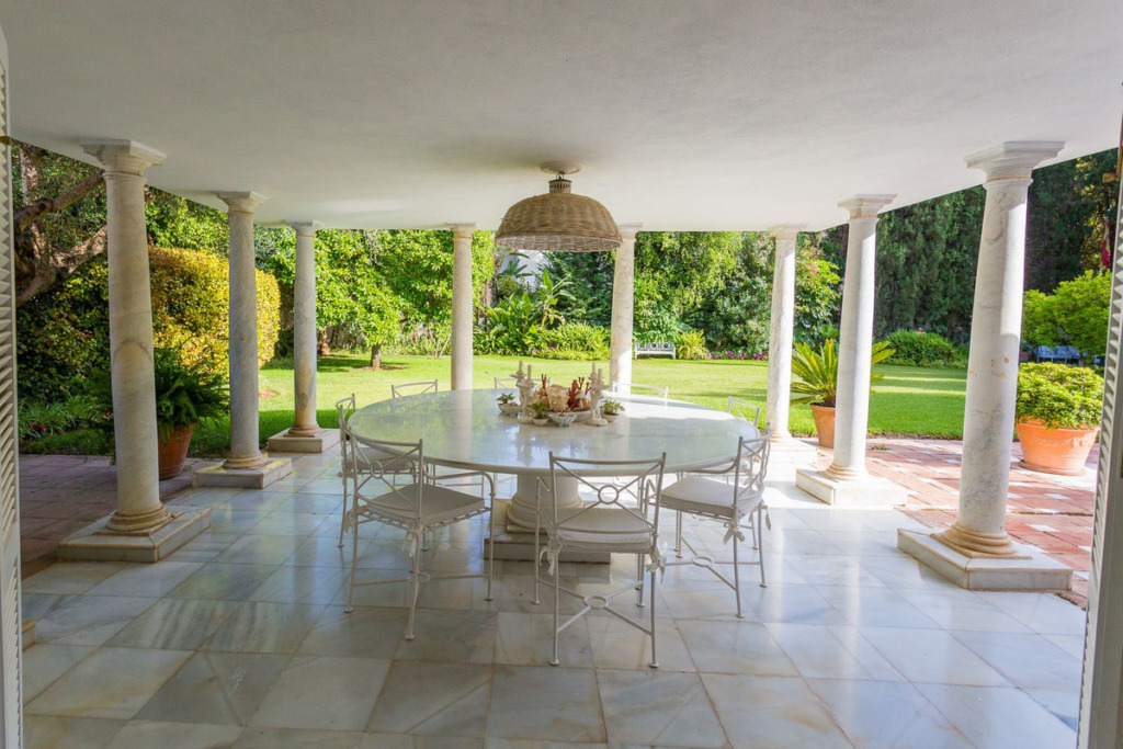 Detached Villa — The Golden Mile