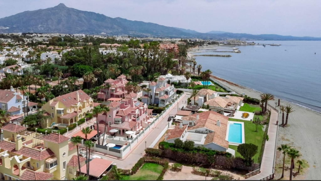 Villa – Chalet — Marbella